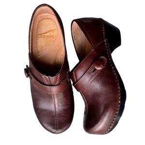 Dansko Brown Leather Clogs Mules Size 36 Comfort Shoe Button Detail Round Toe